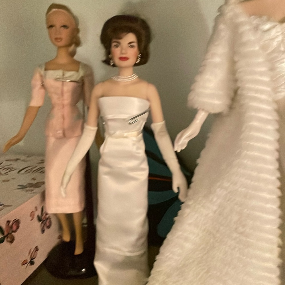 JACQUELINE 14”HOLIDAY DOLL